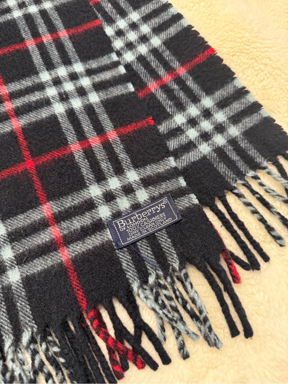 Burberry Unisex 100% Cashmere Scarf